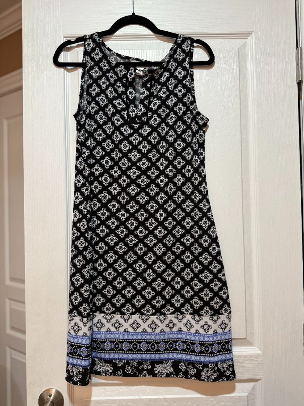 White House Black Market Black White Blue Printed Sleeveless Shift Dress Medium